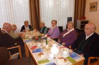 Beim gemeinsamen Kaffeetrinken- Hr.Sindermann, Frau Raeche, Frau Overbeck, Frau Mücke und Frau Hörster